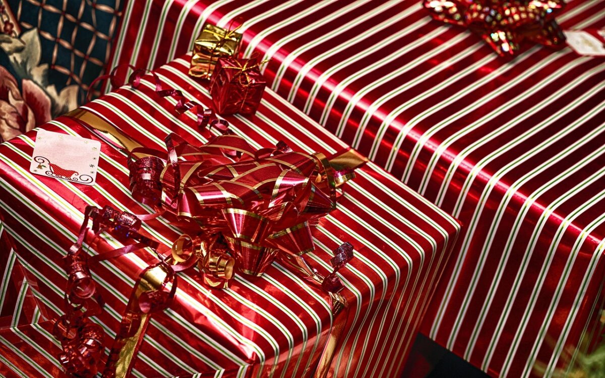 Descubre las mejores ideas de regalos de cumpleaños personalizados para mujeres, bebés y más. Opciones originales, útiles y con alto valor emocional.